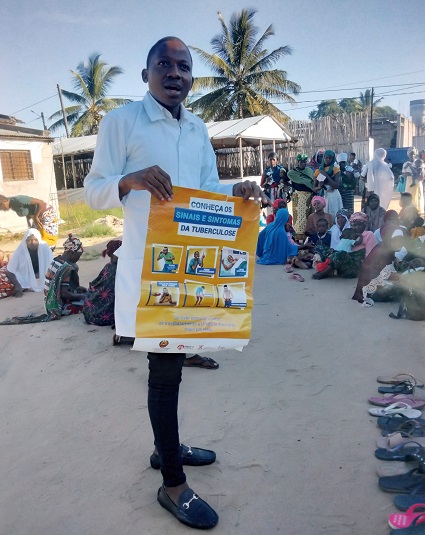 Adérito dando palestra sobre TB, 24/03/2025